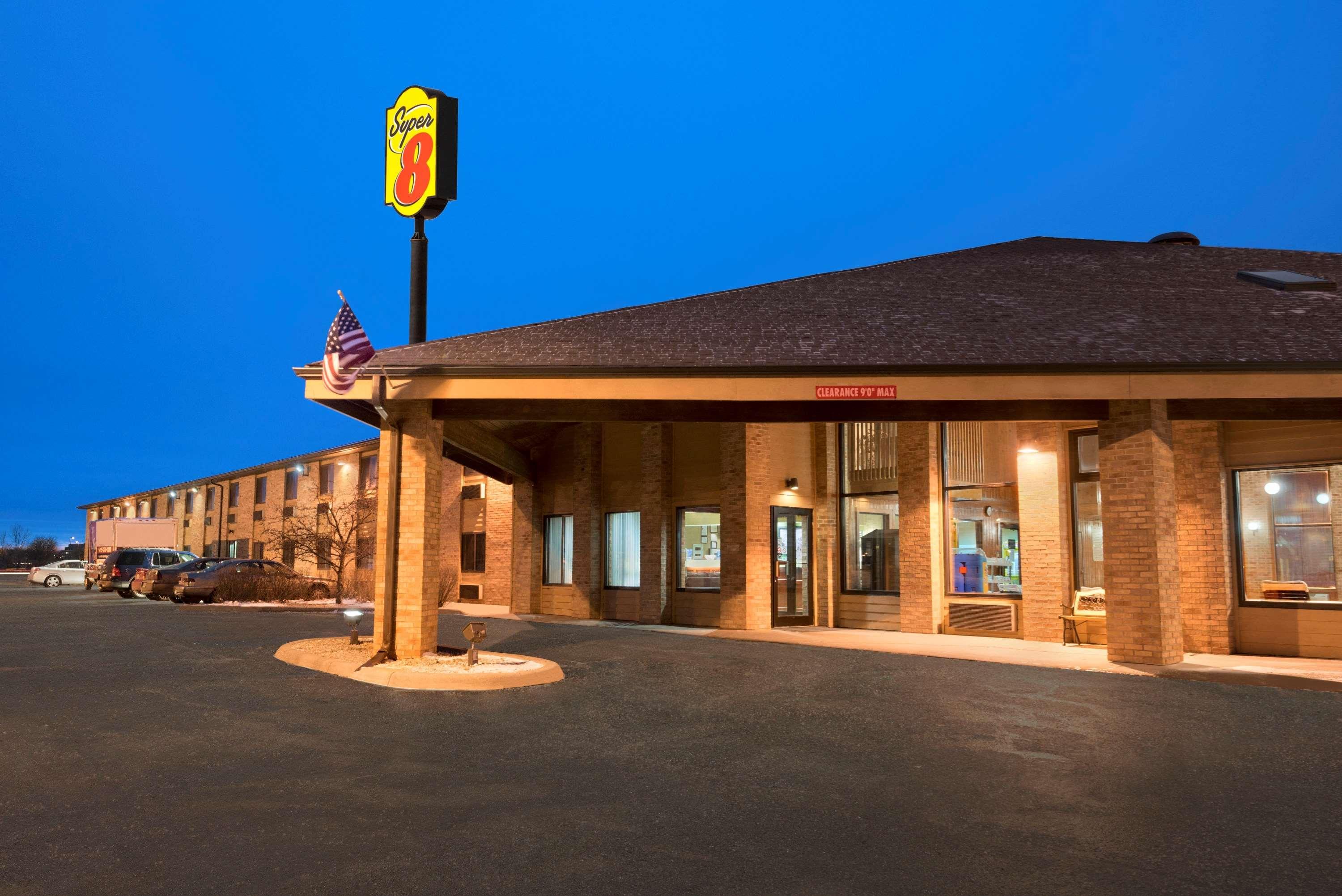 Super 8 By Wyndham Green Bay I-43 Bus. Park Buitenkant foto
